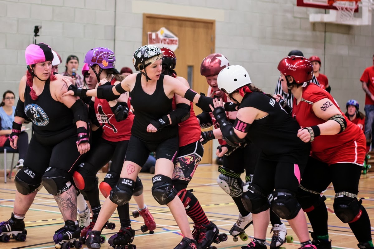 Dundee Roller Girls taking on Lothian Derby Dolls at Battle of Britain (Photo: Laura MacDonald)