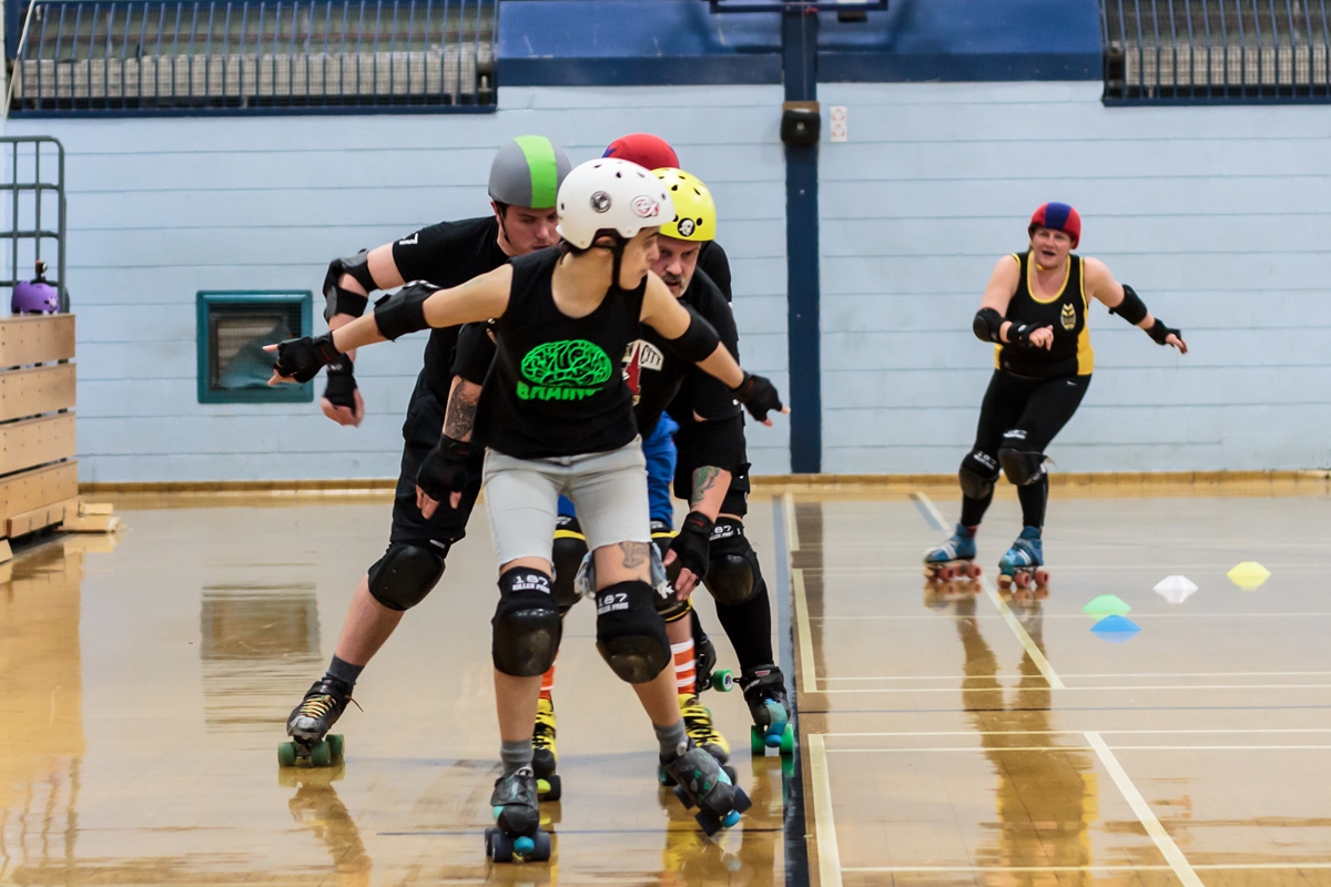 Pivots on scoring passes: not something you see in WFTDA-derby ;) (Photo: Laura MacDonald)